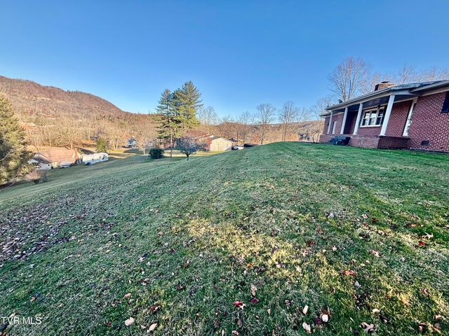 10027 Rellim Dr Road, Coeburn, VA 24230