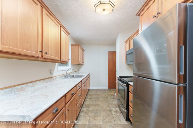 1620 N Michigan Road, Eaton Rapids, MI 48827