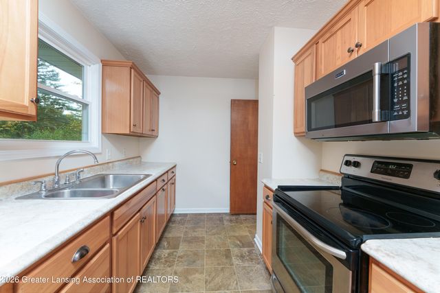1620 N Michigan Road, Eaton Rapids, MI 48827