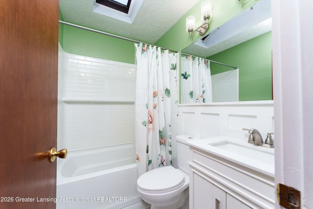 1620 N Michigan Road, Eaton Rapids, MI 48827