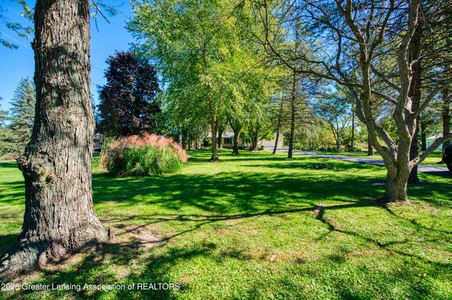 1620 N Michigan Road, Eaton Rapids, MI 48827