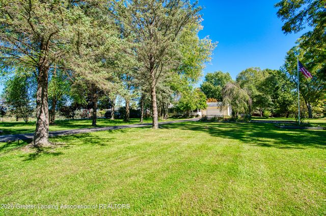 1620 N Michigan Road, Eaton Rapids, MI 48827
