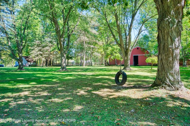 1620 N Michigan Road, Eaton Rapids, MI 48827