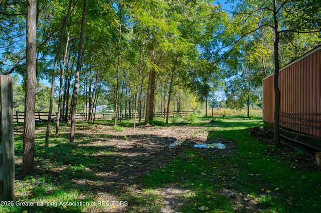 1620 N Michigan Road, Eaton Rapids, MI 48827
