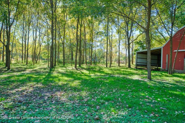 1620 N Michigan Road, Eaton Rapids, MI 48827