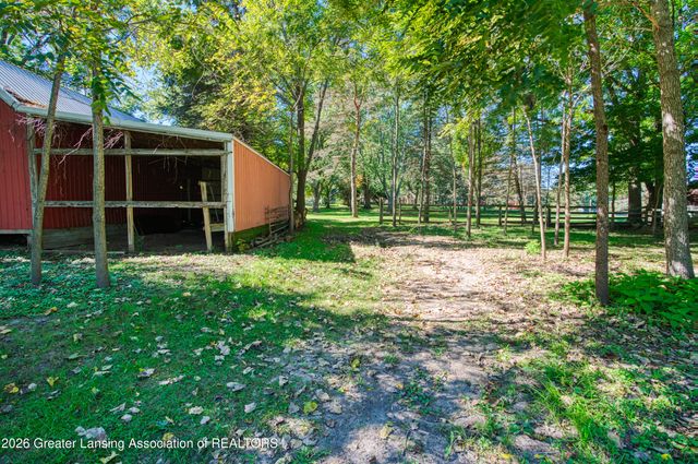 1620 N Michigan Road, Eaton Rapids, MI 48827