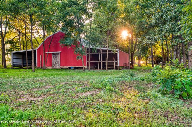 1620 N Michigan Road, Eaton Rapids, MI 48827