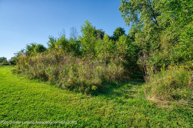 1620 N Michigan Road, Eaton Rapids, MI 48827