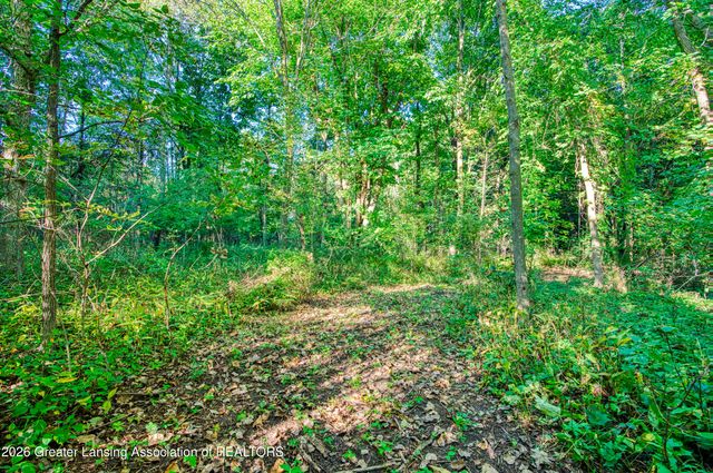 1620 N Michigan Road, Eaton Rapids, MI 48827