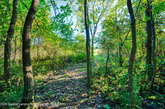 1620 N Michigan Road, Eaton Rapids, MI 48827