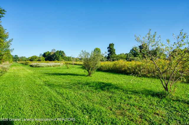 1620 N Michigan Road, Eaton Rapids, MI 48827