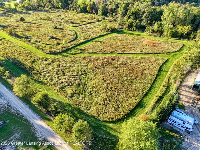 1620 N Michigan Road, Eaton Rapids, MI 48827