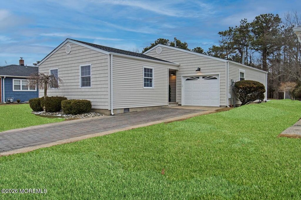 194 Port Royal Drive, Toms River, NJ 08757