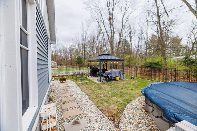 6795 S Whispering Woods, Demotte, IN 46310