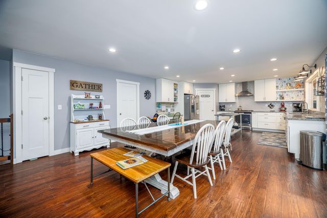 6795 S Whispering Woods, Demotte, IN 46310