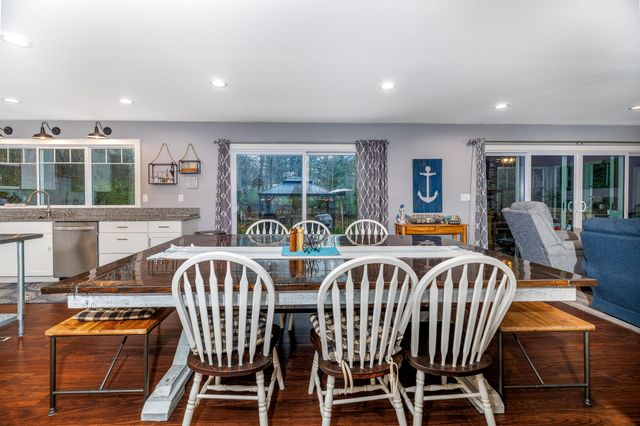 6795 S Whispering Woods, Demotte, IN 46310