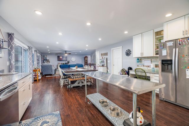 6795 S Whispering Woods, Demotte, IN 46310