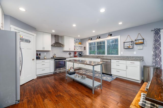 6795 S Whispering Woods, Demotte, IN 46310