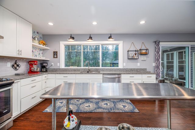 6795 S Whispering Woods, Demotte, IN 46310