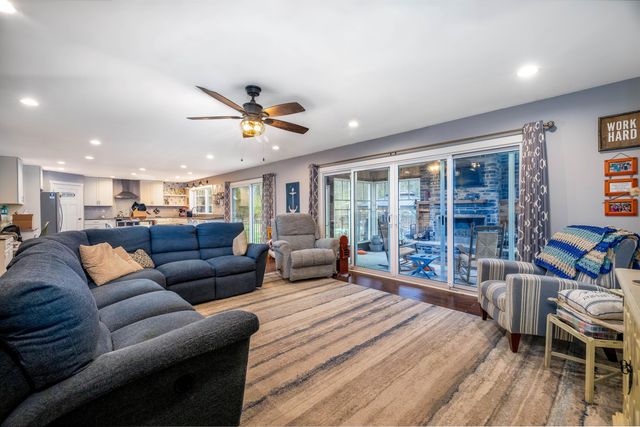 6795 S Whispering Woods, Demotte, IN 46310