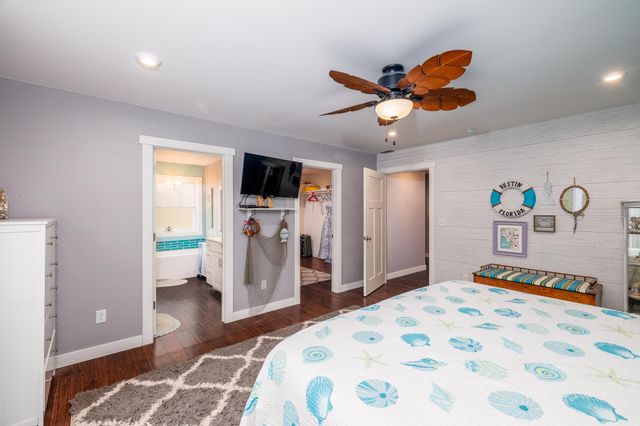 6795 S Whispering Woods, Demotte, IN 46310