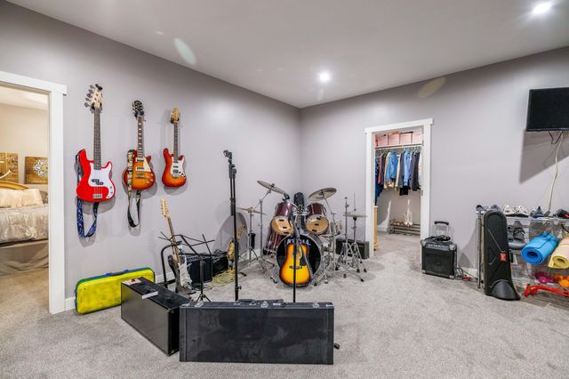 6795 S Whispering Woods, Demotte, IN 46310