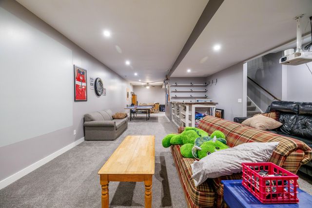 6795 S Whispering Woods, Demotte, IN 46310