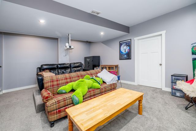 6795 S Whispering Woods, Demotte, IN 46310