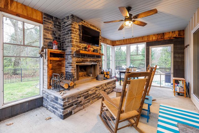 6795 S Whispering Woods, Demotte, IN 46310