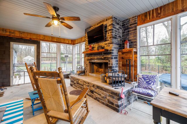 6795 S Whispering Woods, Demotte, IN 46310
