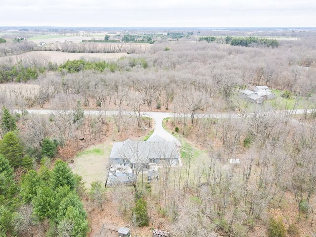 6795 S Whispering Woods, Demotte, IN 46310