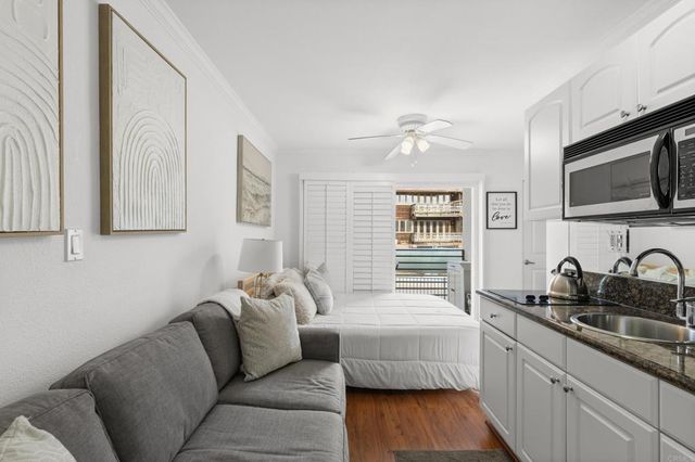 1021 Scott Street 122, San Diego, CA 92106