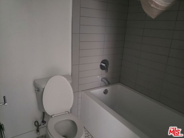 310 S Kenmore Avenue 204, Los Angeles, CA 90020