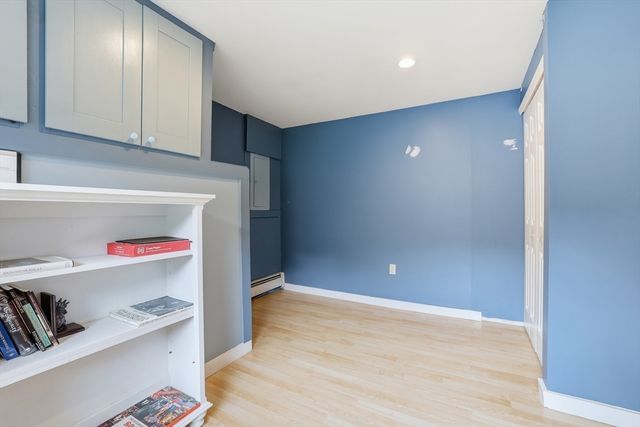 8 Sloane Dr, Framingham, MA 01701