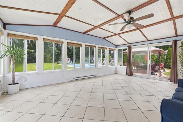 8 Sloane Dr, Framingham, MA 01701