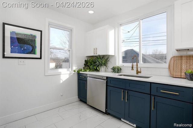 1177 W Marshall Street, Ferndale, MI 48220