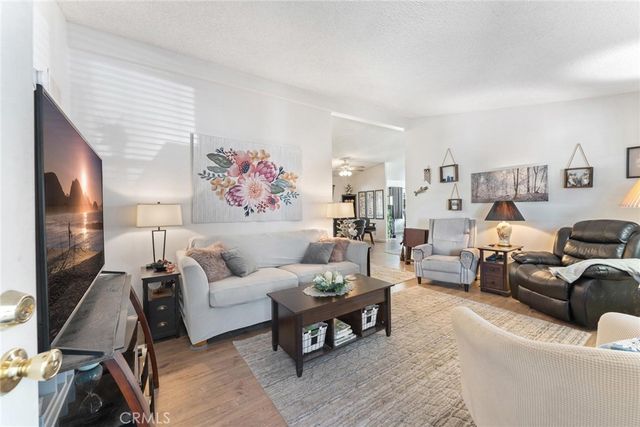 530 W Devonshire Avenue 23, Hemet, CA 92543