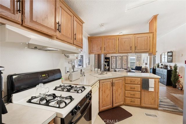 530 W Devonshire Avenue 23, Hemet, CA 92543