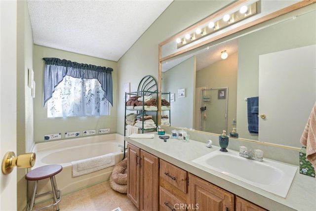 530 W Devonshire Avenue 23, Hemet, CA 92543