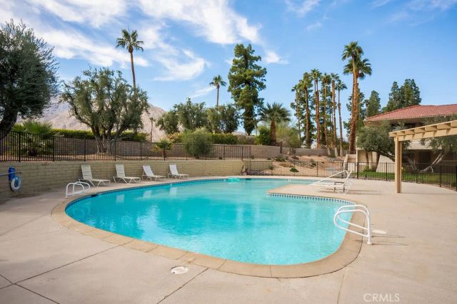 2825 N Los Felices 205, Palm Springs, CA 92262