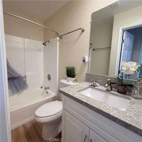 2825 N Los Felices 205, Palm Springs, CA 92262