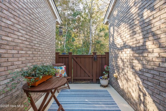 1137 Island Cove, Wilmington, NC 28412