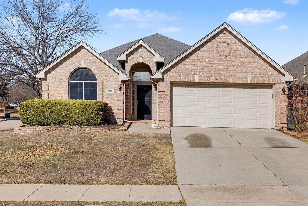 5321 Stillwater Drive, Fort Worth, TX 76137