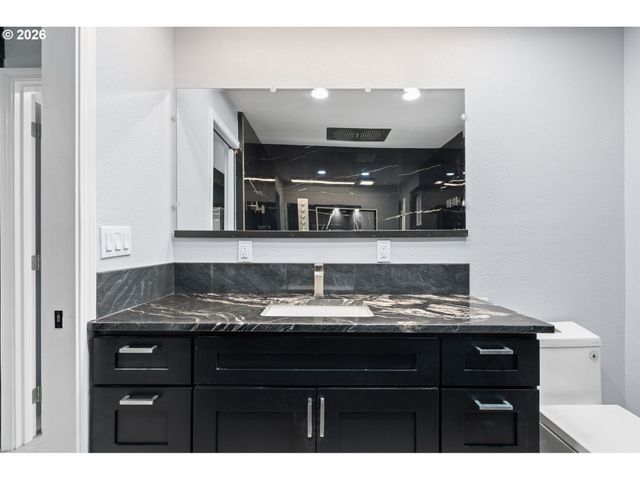 6640 Se 66TH Ave, Portland, OR 97206