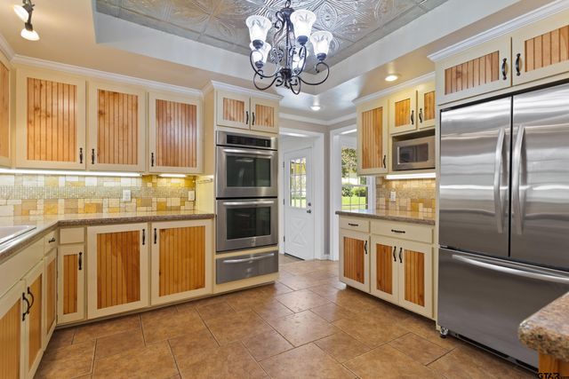 2411 Old Bullard Rd, Tyler, TX 75701