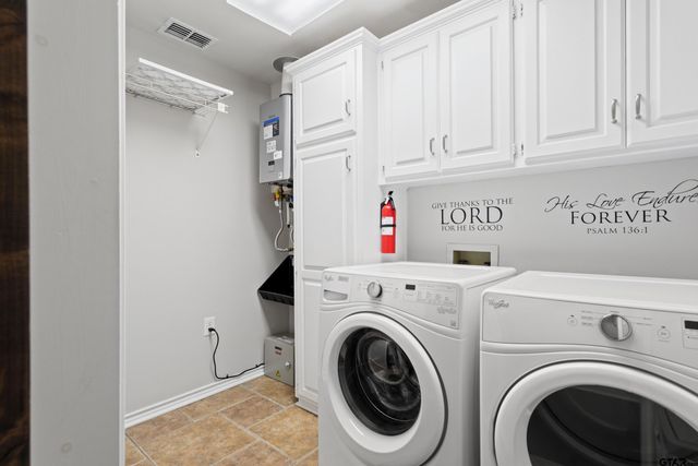 2411 Old Bullard Rd, Tyler, TX 75701
