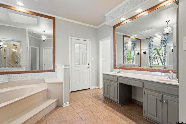2411 Old Bullard Rd, Tyler, TX 75701