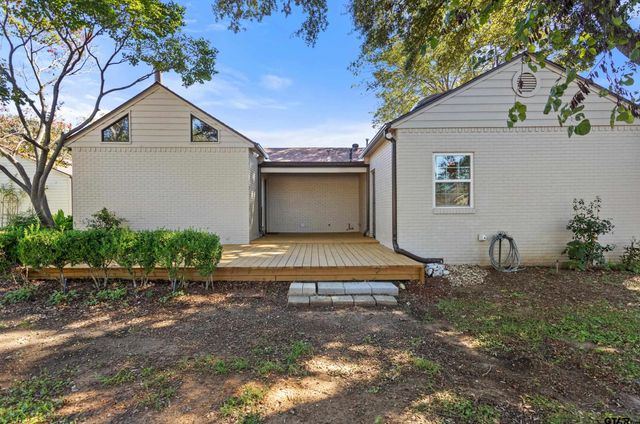 2411 Old Bullard Rd, Tyler, TX 75701