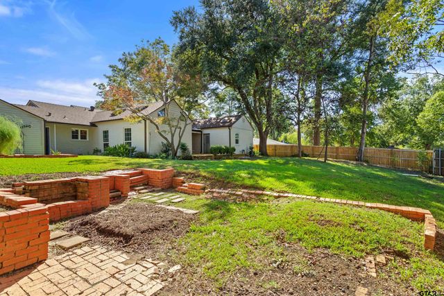 2411 Old Bullard Rd, Tyler, TX 75701