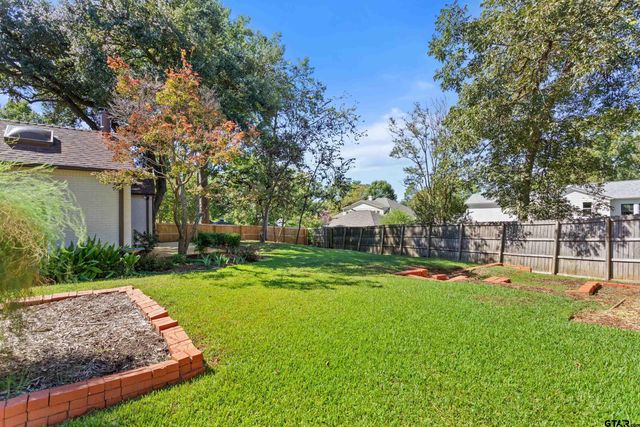 2411 Old Bullard Rd, Tyler, TX 75701